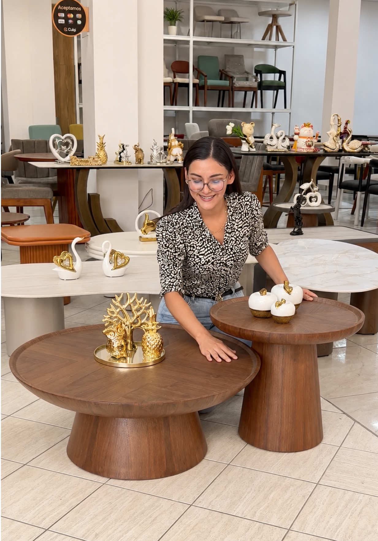 Portada de un video de Muebles Lozano